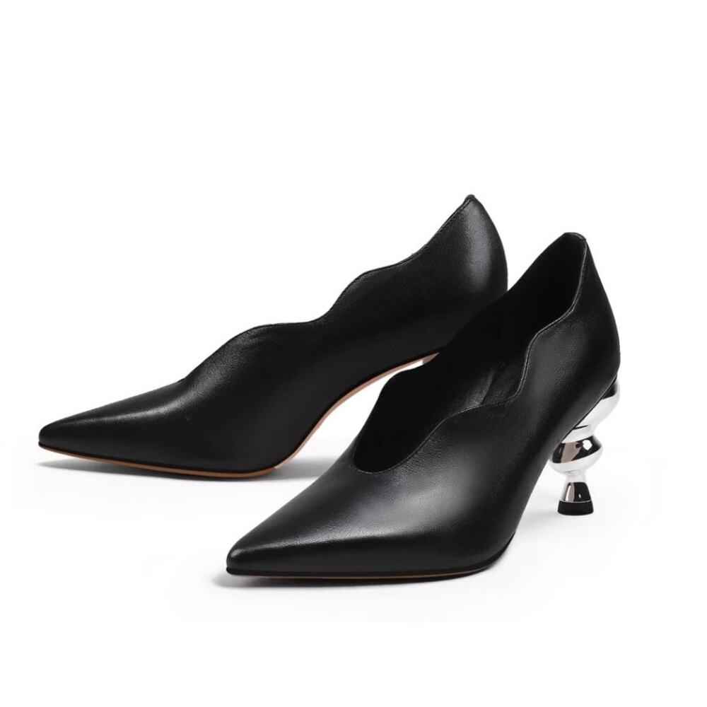JADY ROSE | SCALLOPED EDGE KETTLE HEEL LEATHER PUMP - BLACK